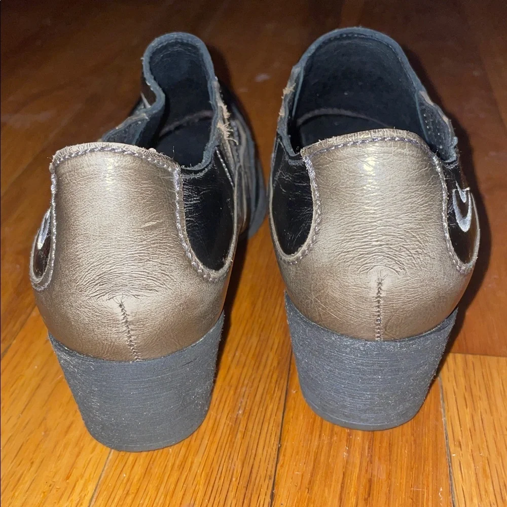 Born Napa Booties.  Leather.  Embroidered.  Floral Design. Size 7.